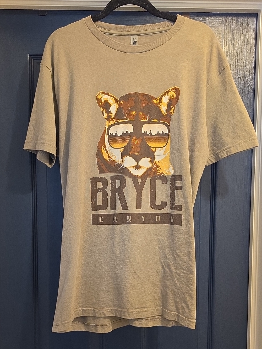 Womens Large Cougar T-shirt Next Level Apparel Neutral Tan Crewneck Tee
